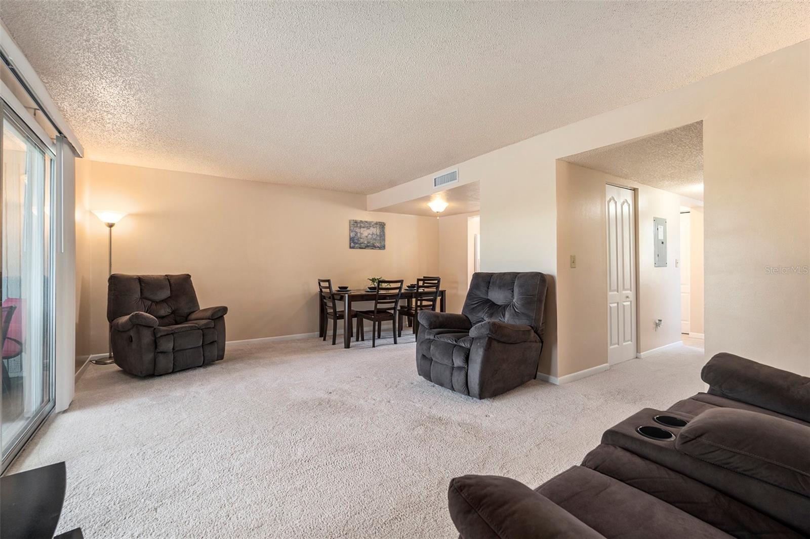 6311 NEWTOWN CIR #11B2