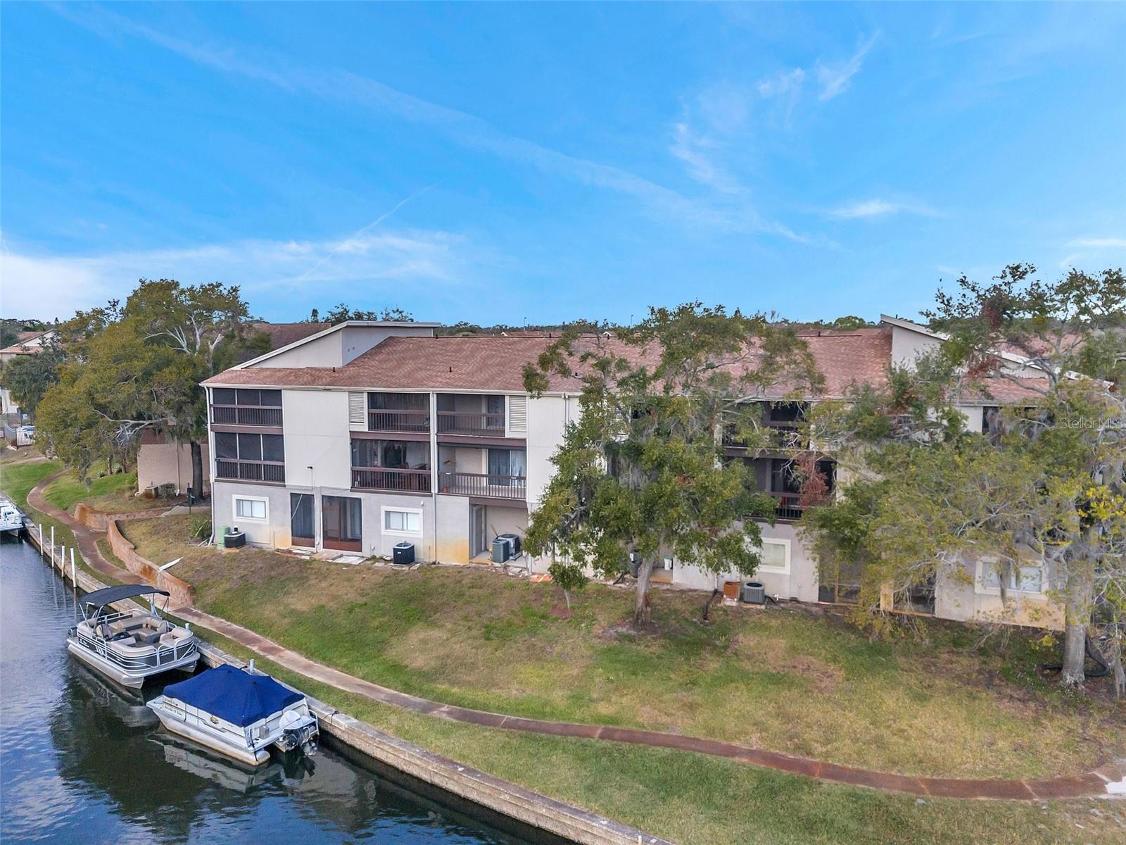 6311 NEWTOWN CIR #11B2