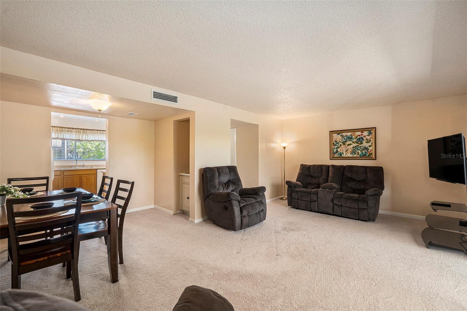 6311 NEWTOWN CIR #11B2