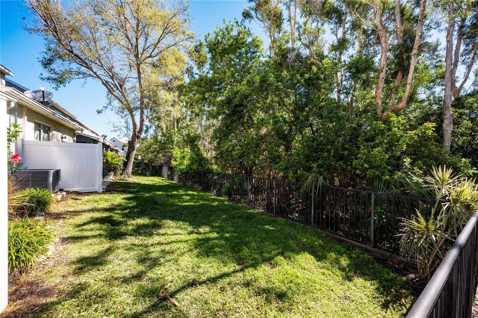 592 BLACK LION DR NE