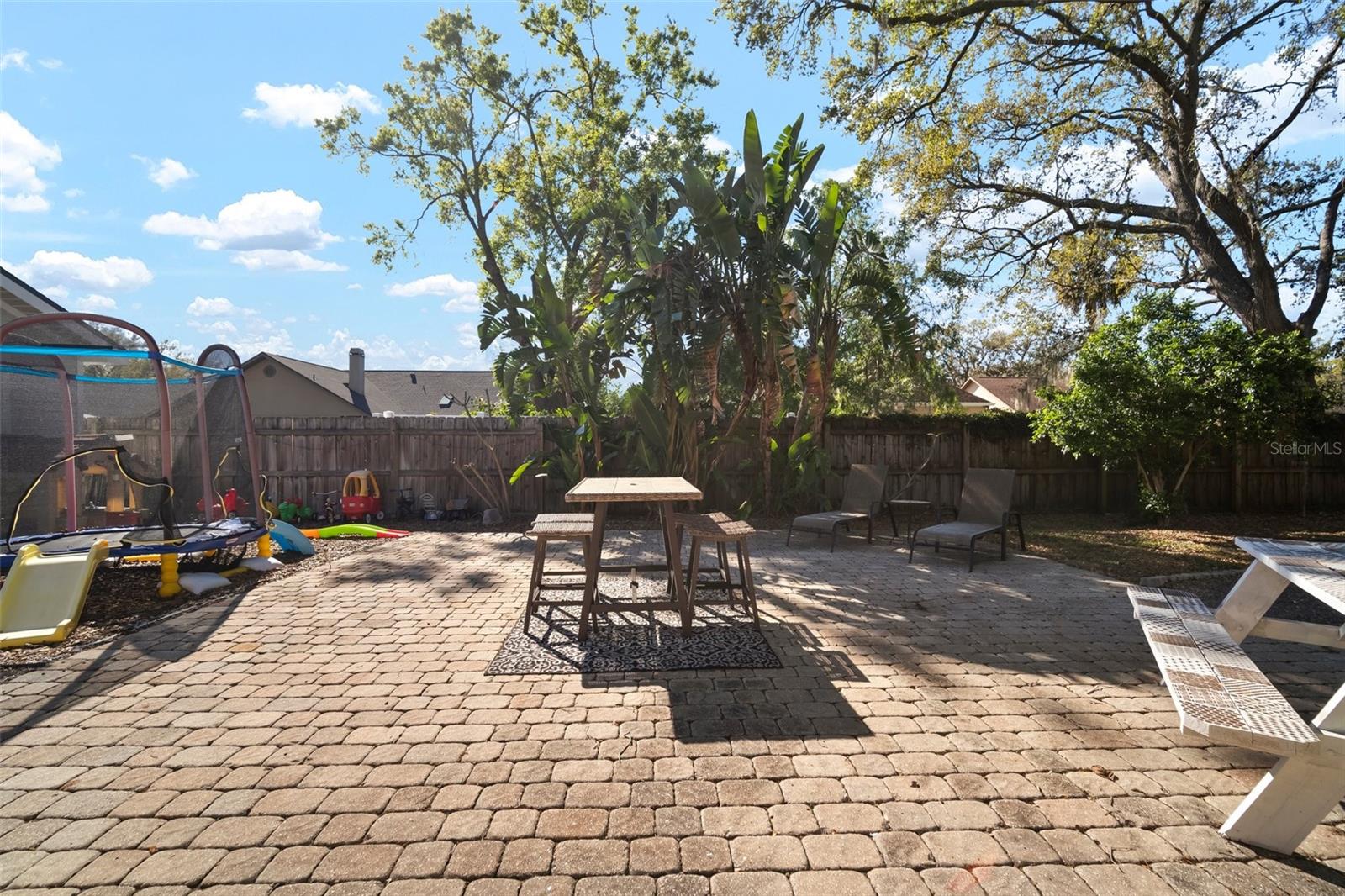 2604 MANOR OAK DR