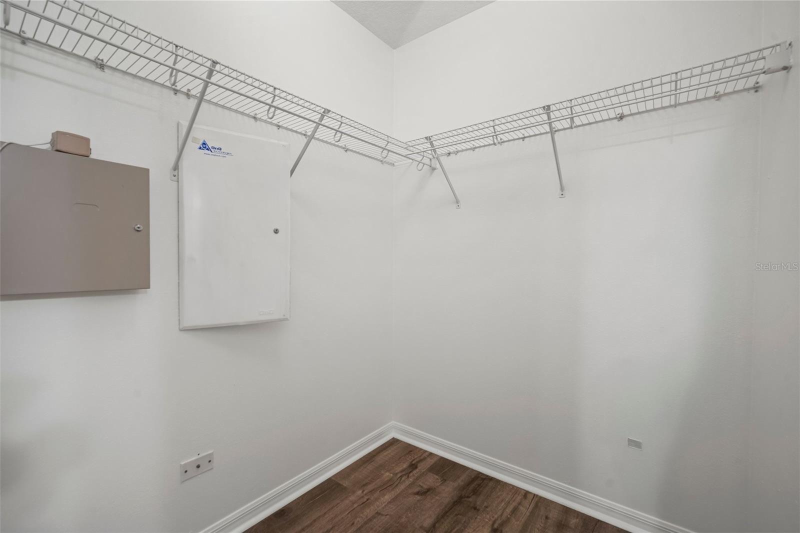 7423 OXFORD GARDEN CIR