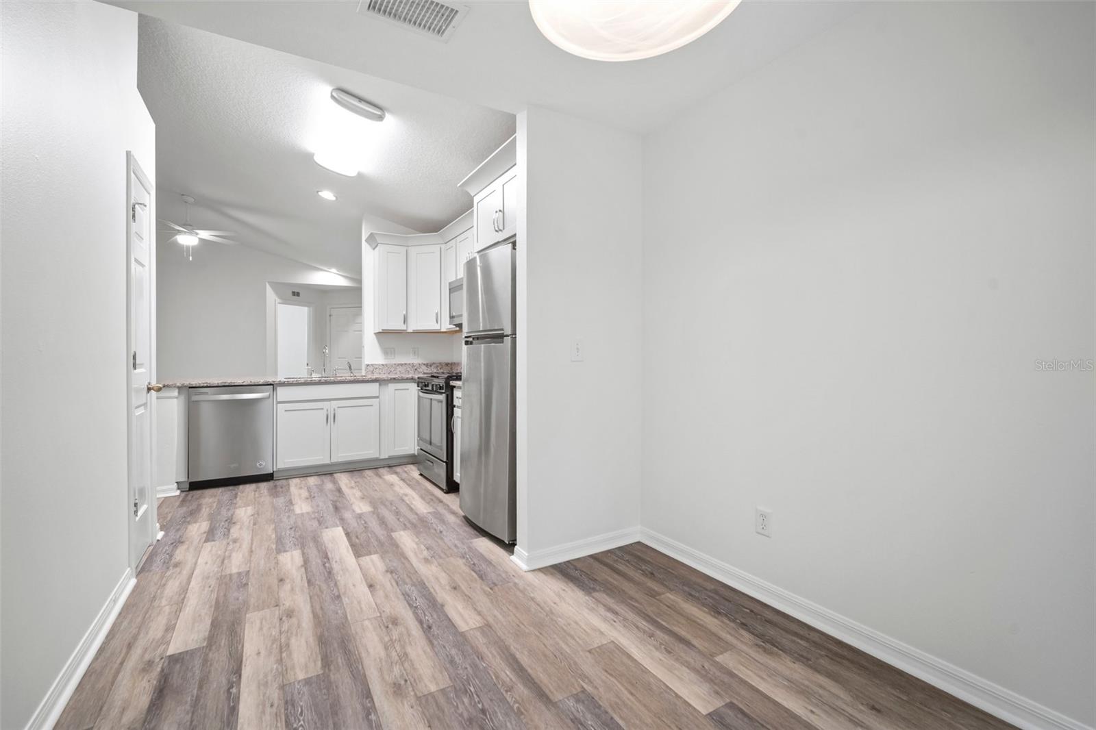 7423 OXFORD GARDEN CIR