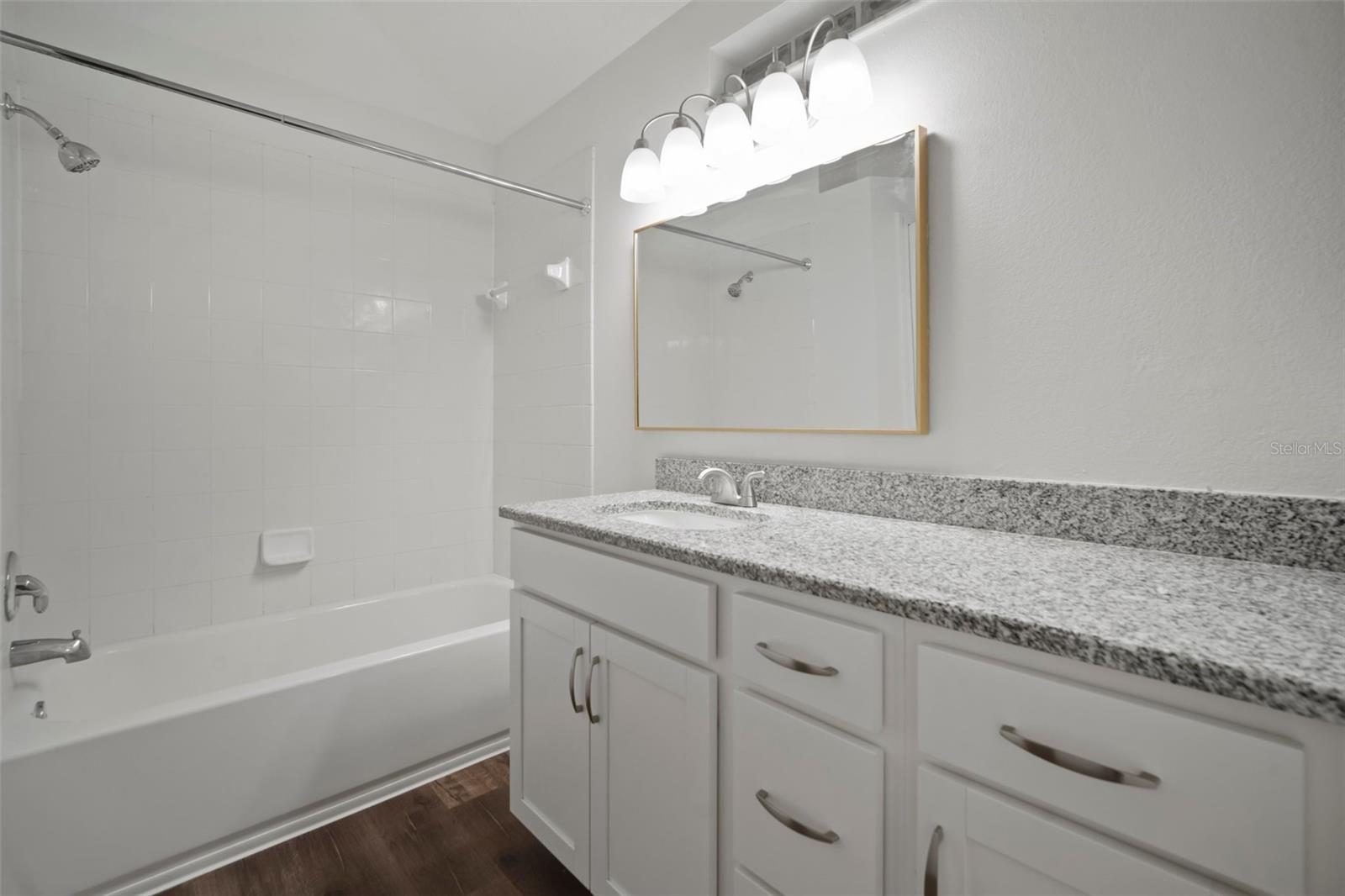 7423 OXFORD GARDEN CIR