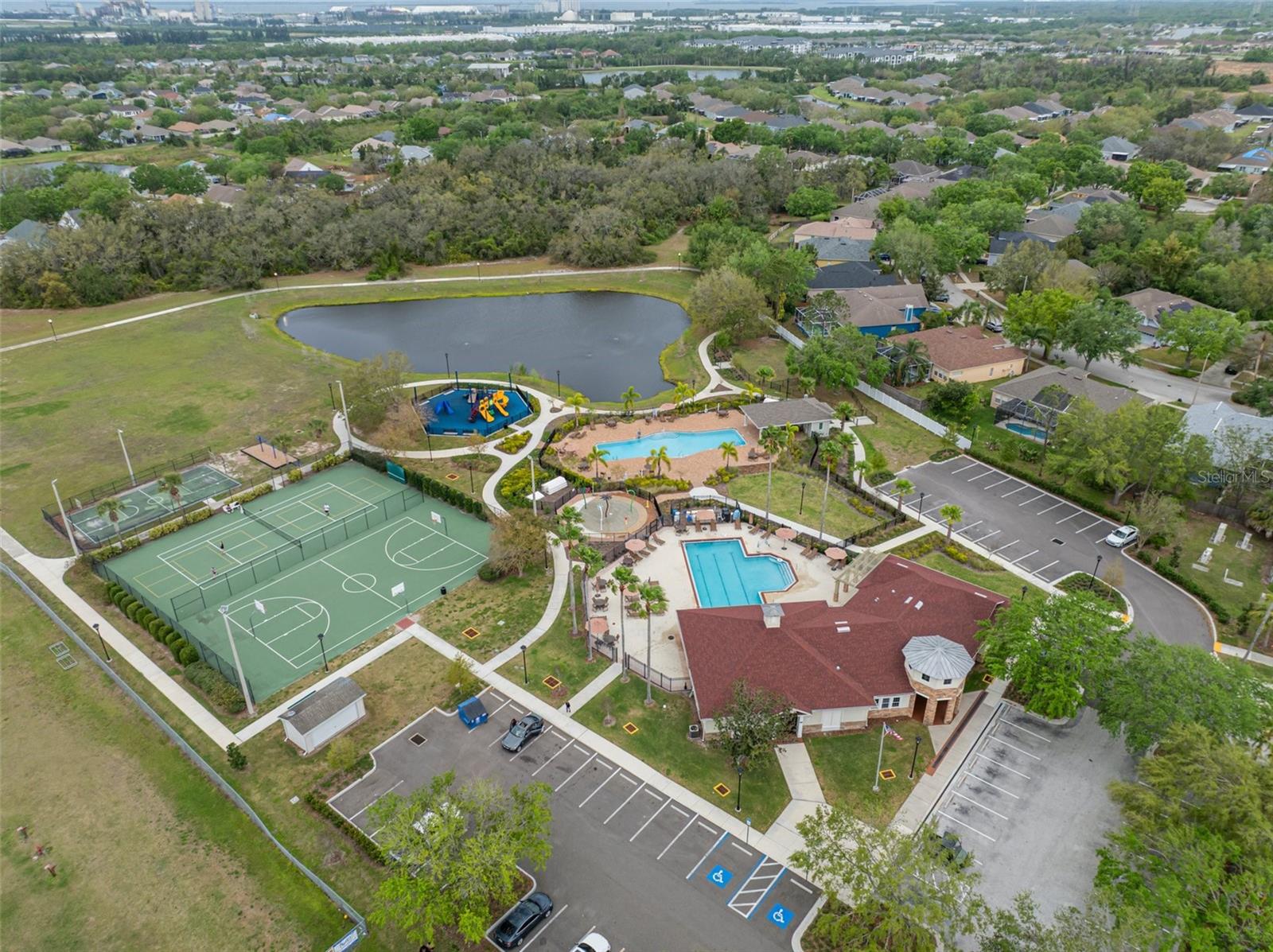 7423 OXFORD GARDEN CIR