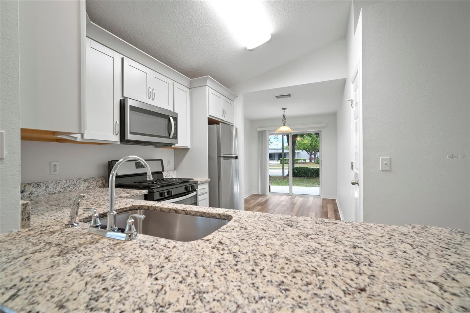 7423 OXFORD GARDEN CIR