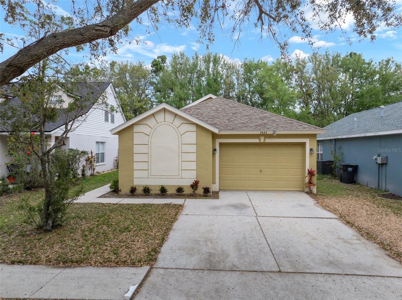 7423 OXFORD GARDEN CIR