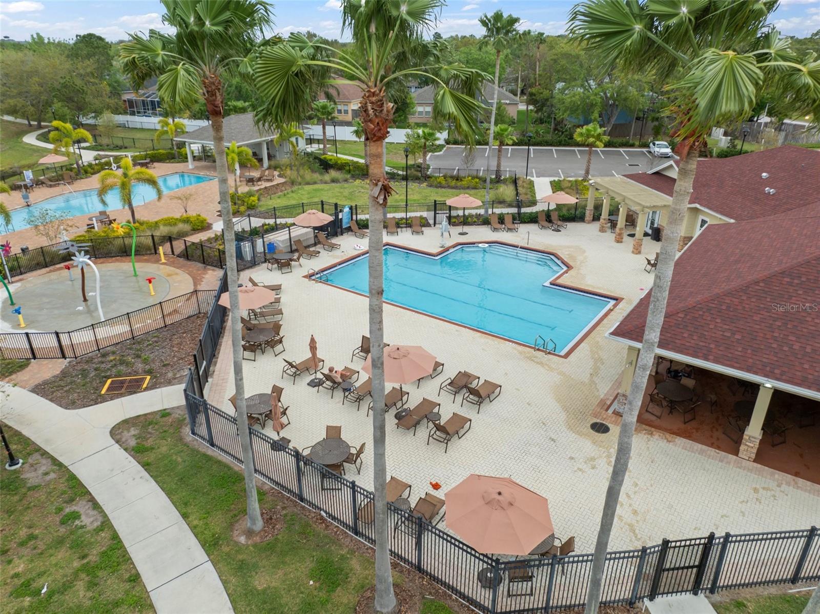 7423 OXFORD GARDEN CIR