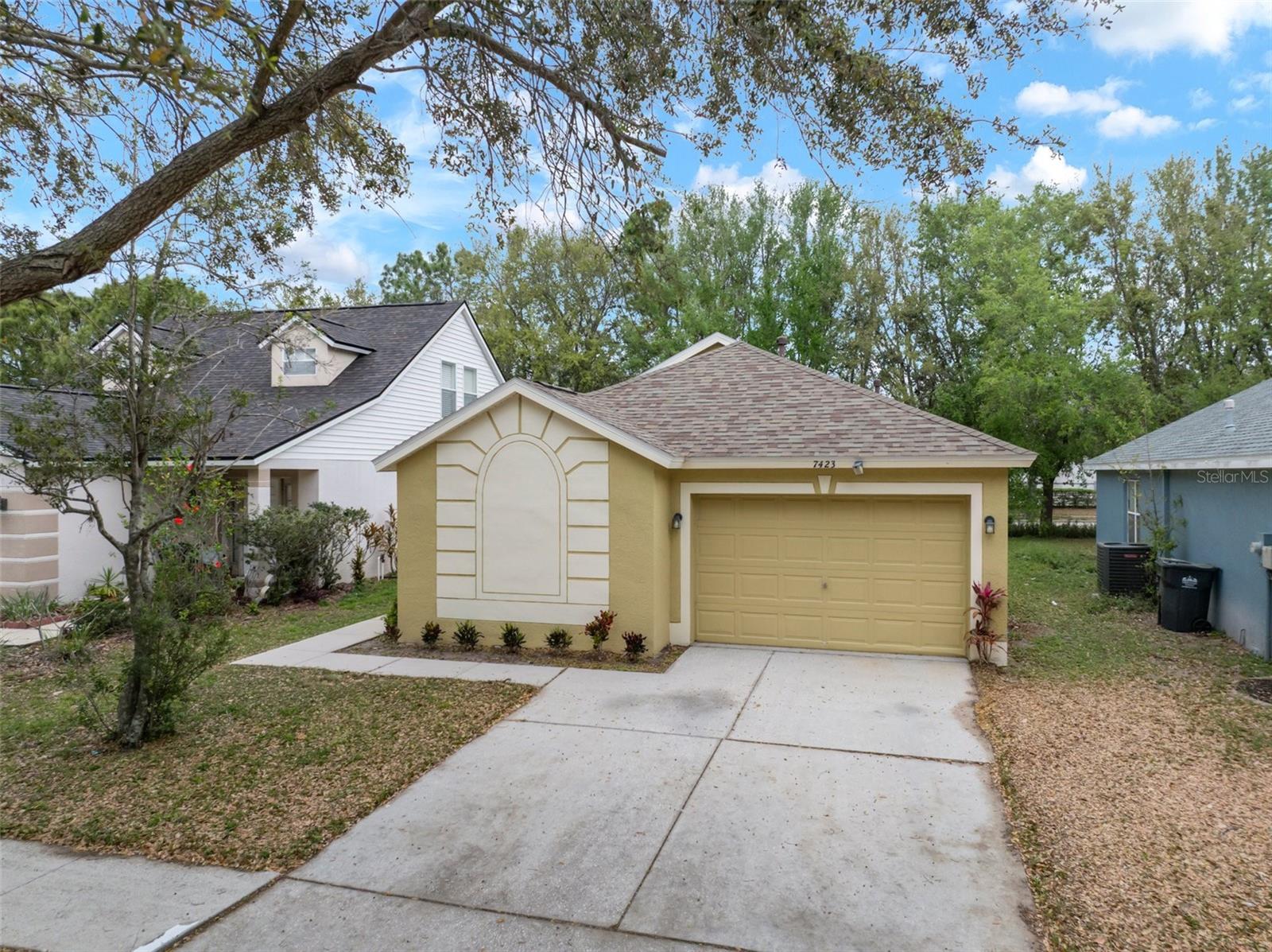 7423 OXFORD GARDEN CIR