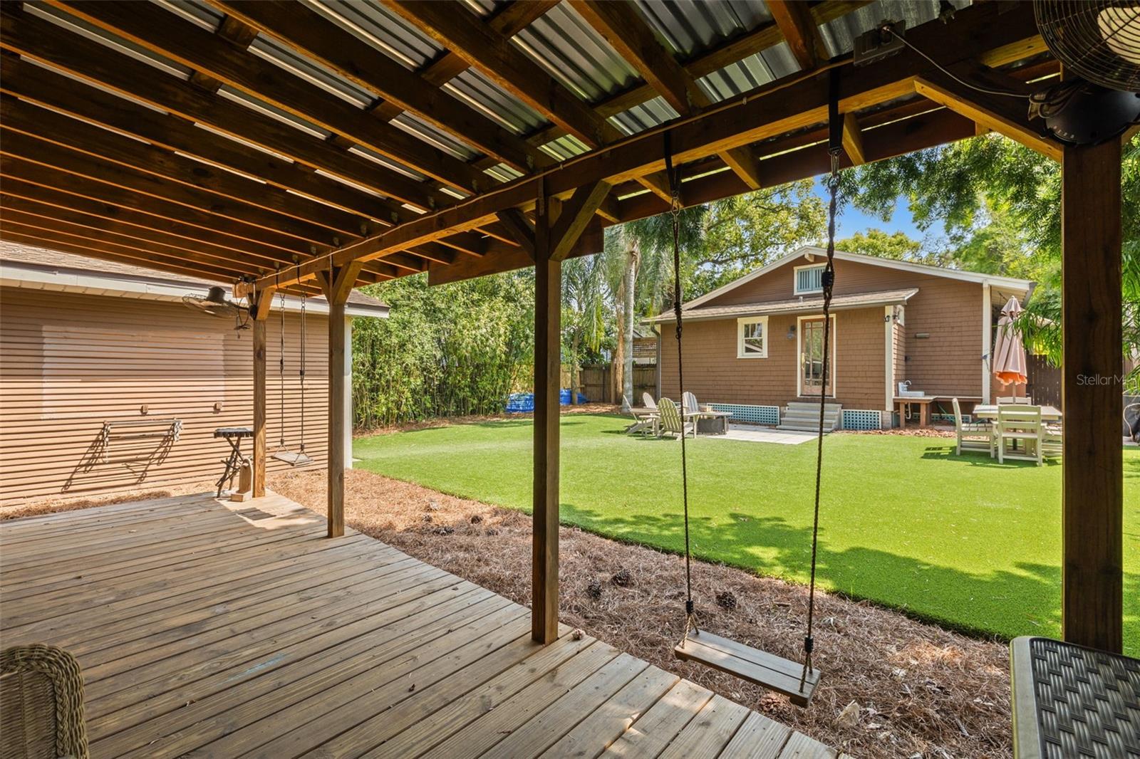 910 E SHADOWLAWN AVE