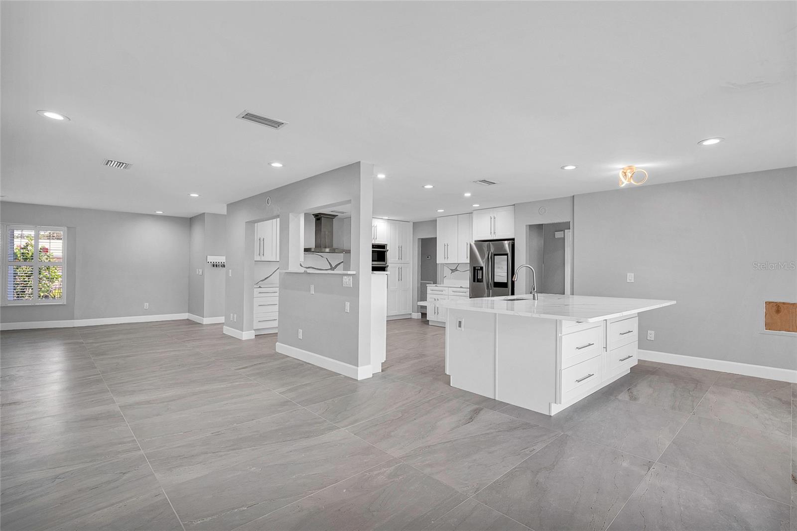 3944 DORAL DR