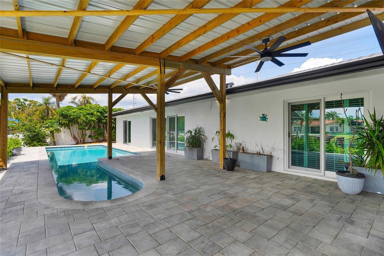 3944 DORAL DR