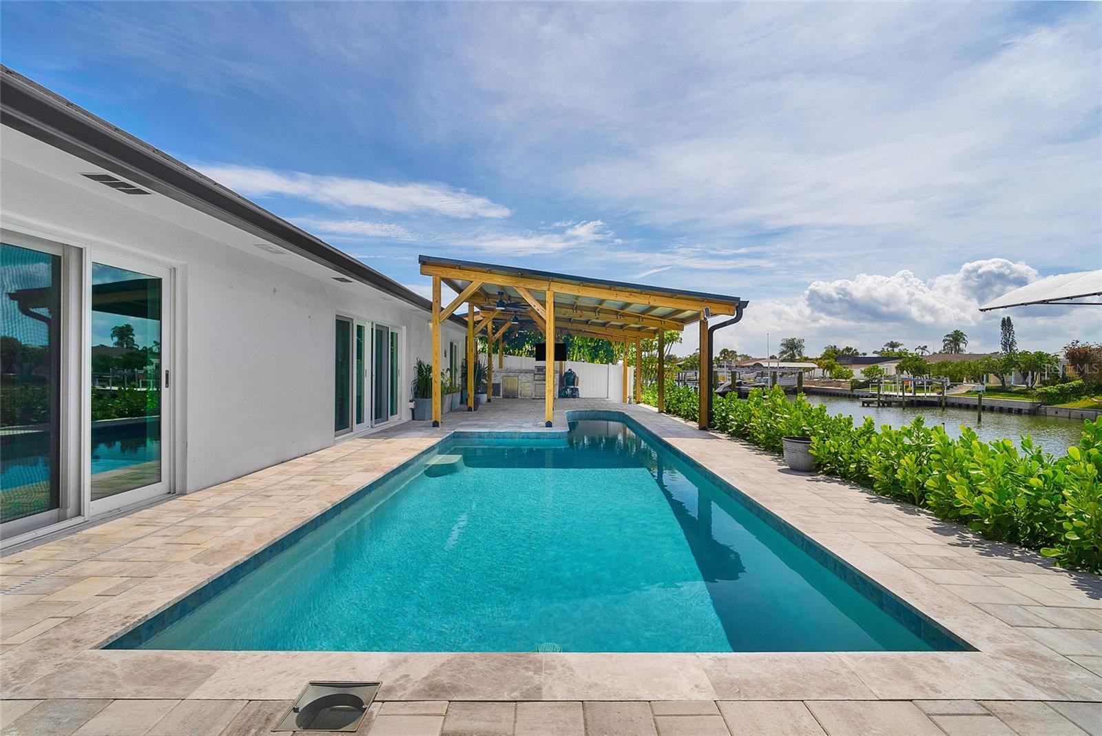 3944 DORAL DR