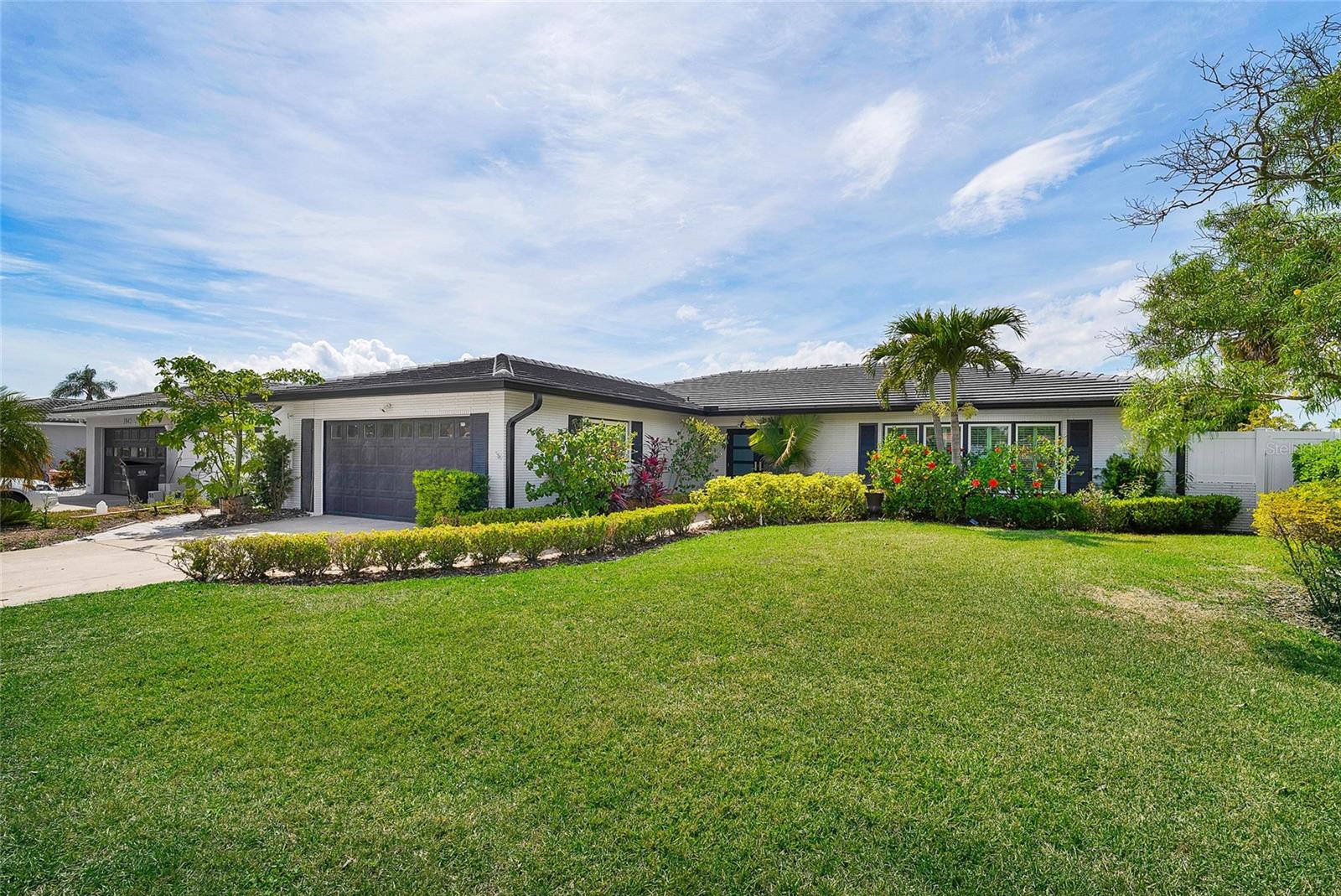 3944 DORAL DR