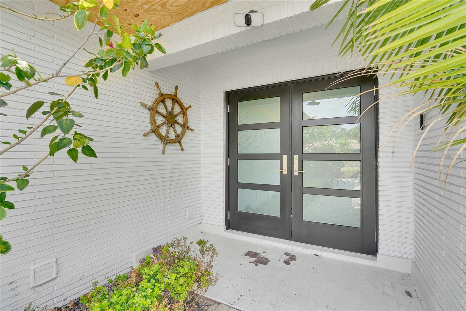3944 DORAL DR
