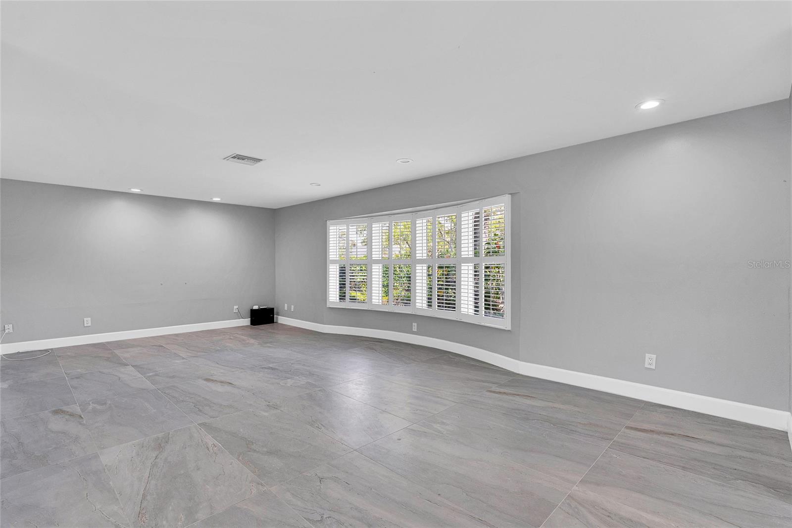 3944 DORAL DR