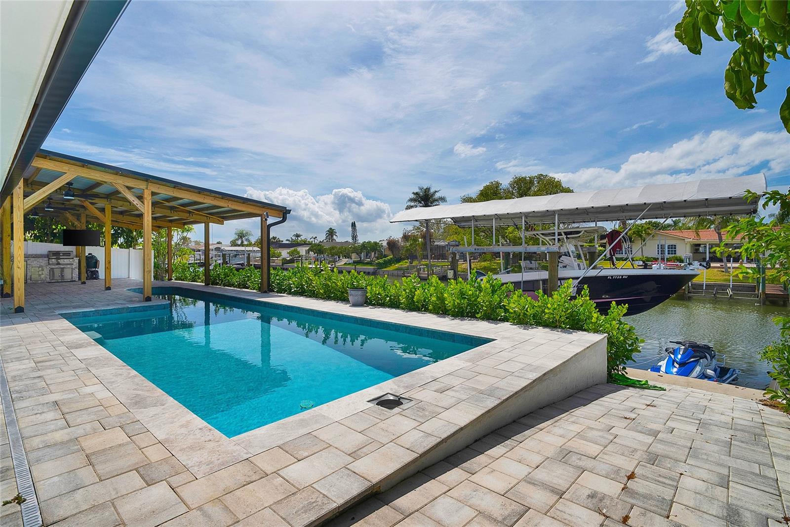 3944 DORAL DR