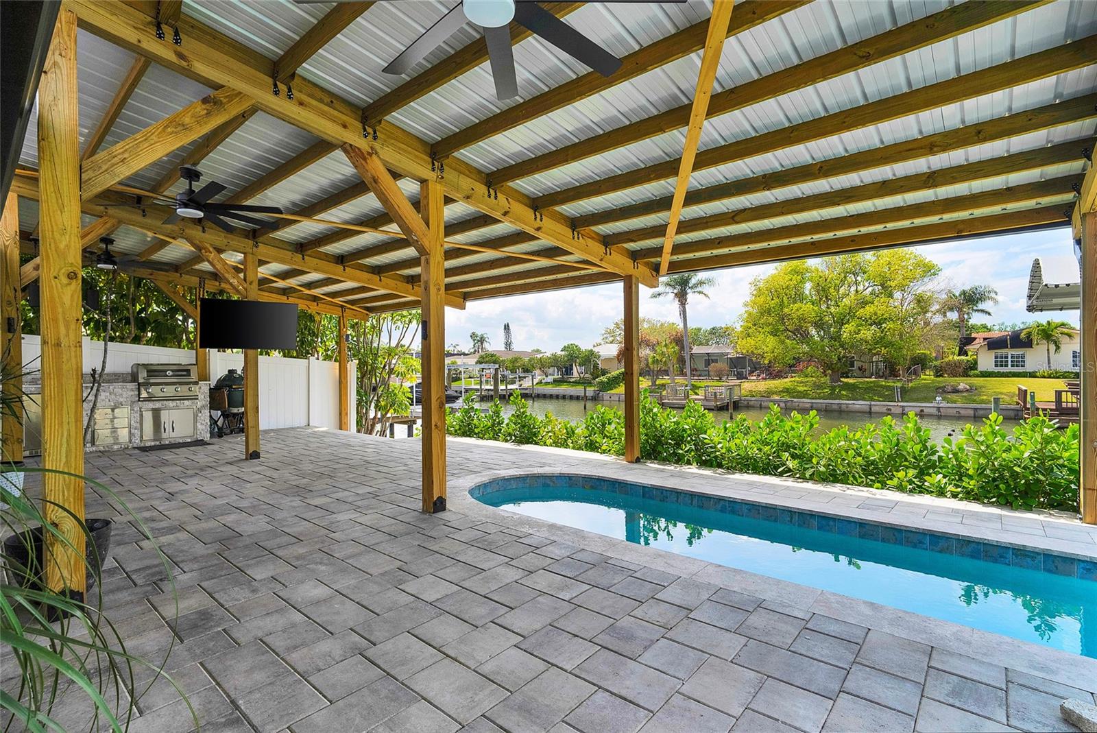 3944 DORAL DR