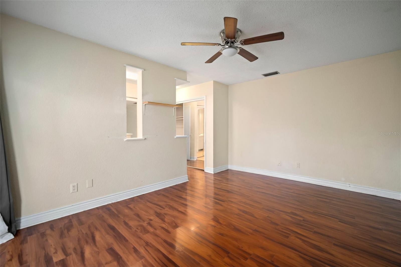 7020 OAKVIEW CIR