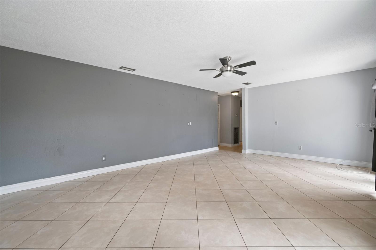7020 OAKVIEW CIR