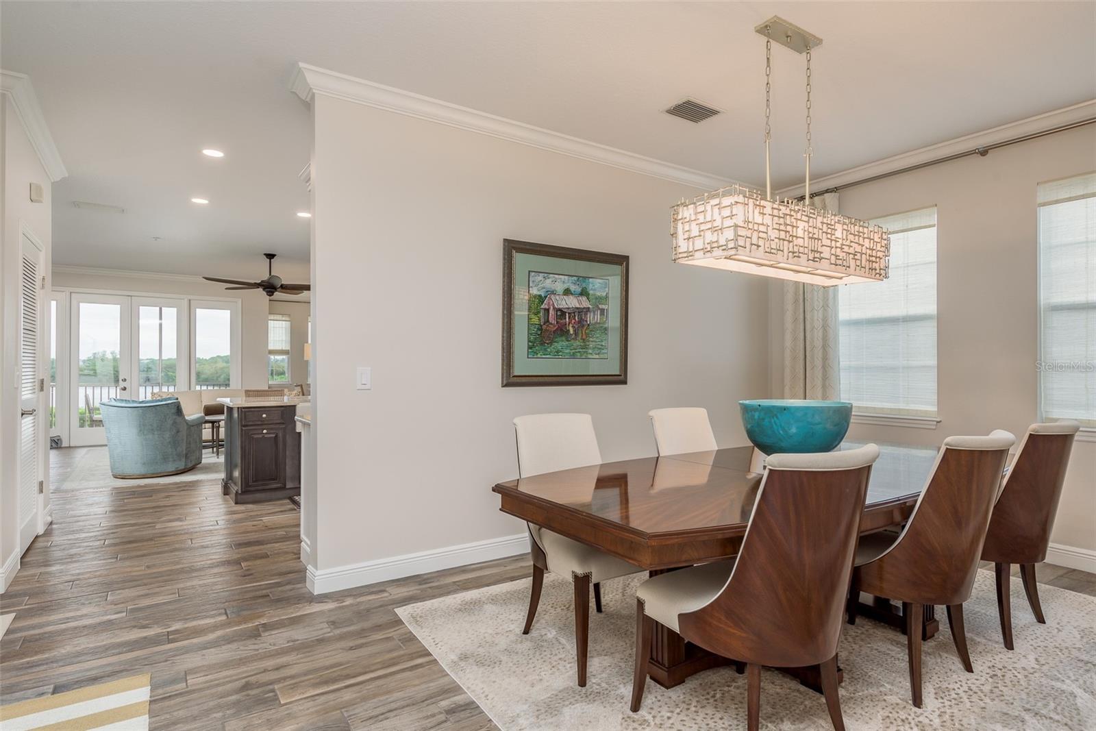 600 RESERVE LN