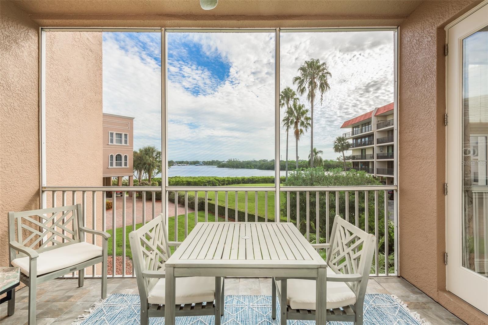 600 RESERVE LN