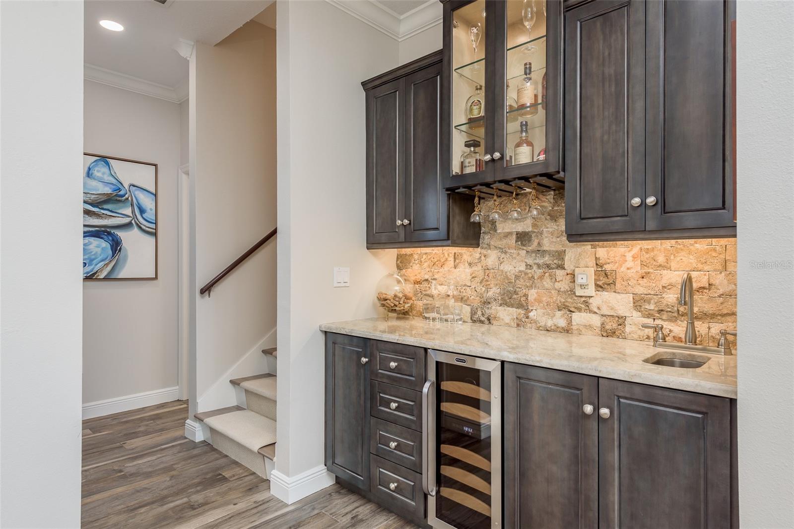600 RESERVE LN