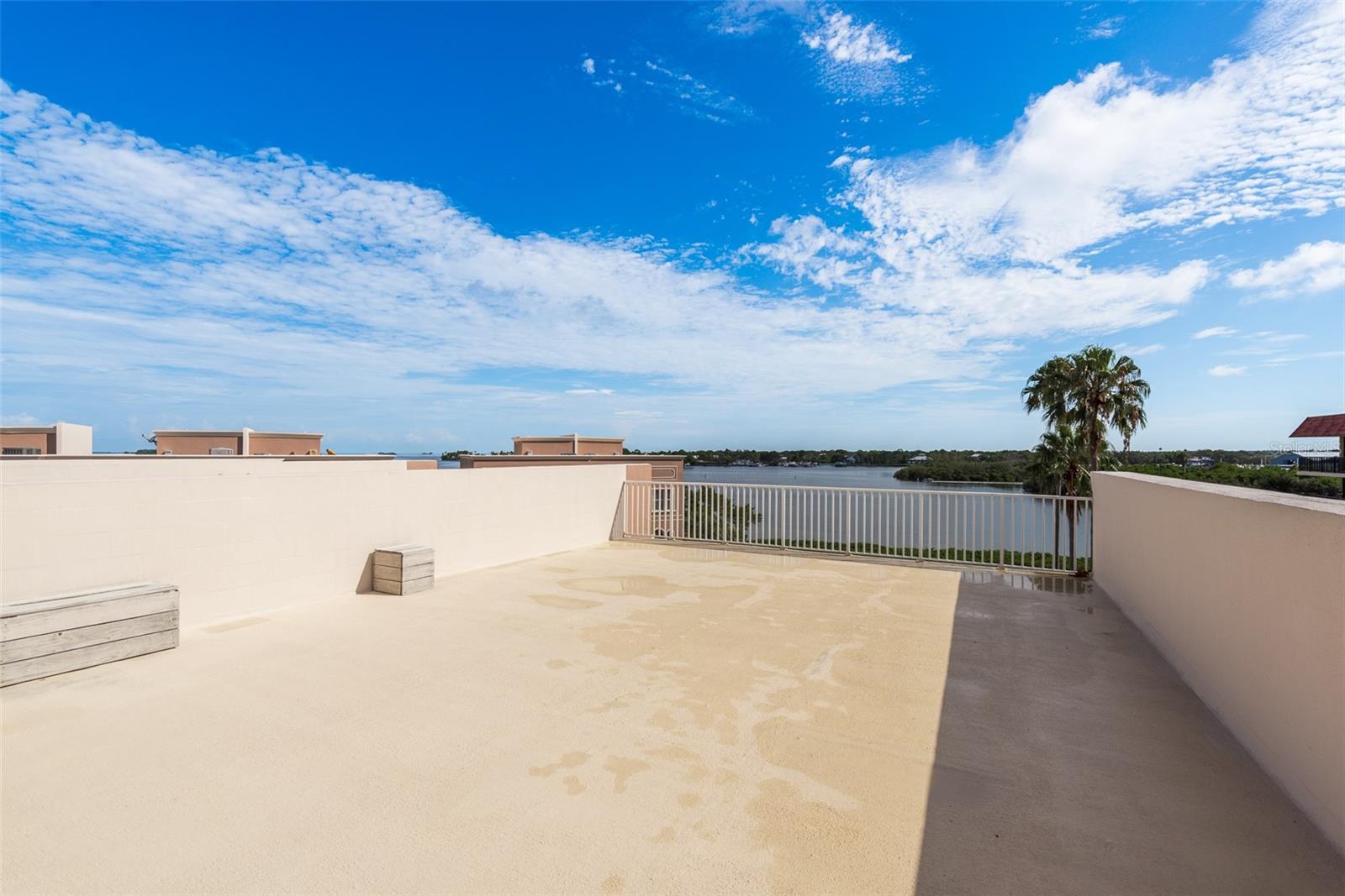 600 RESERVE LN
