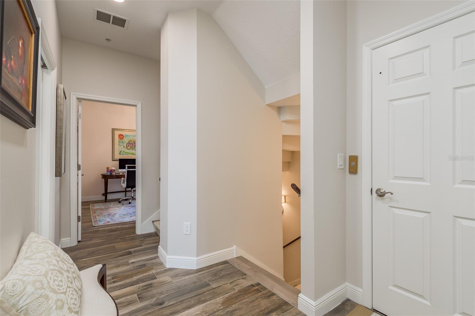 600 RESERVE LN