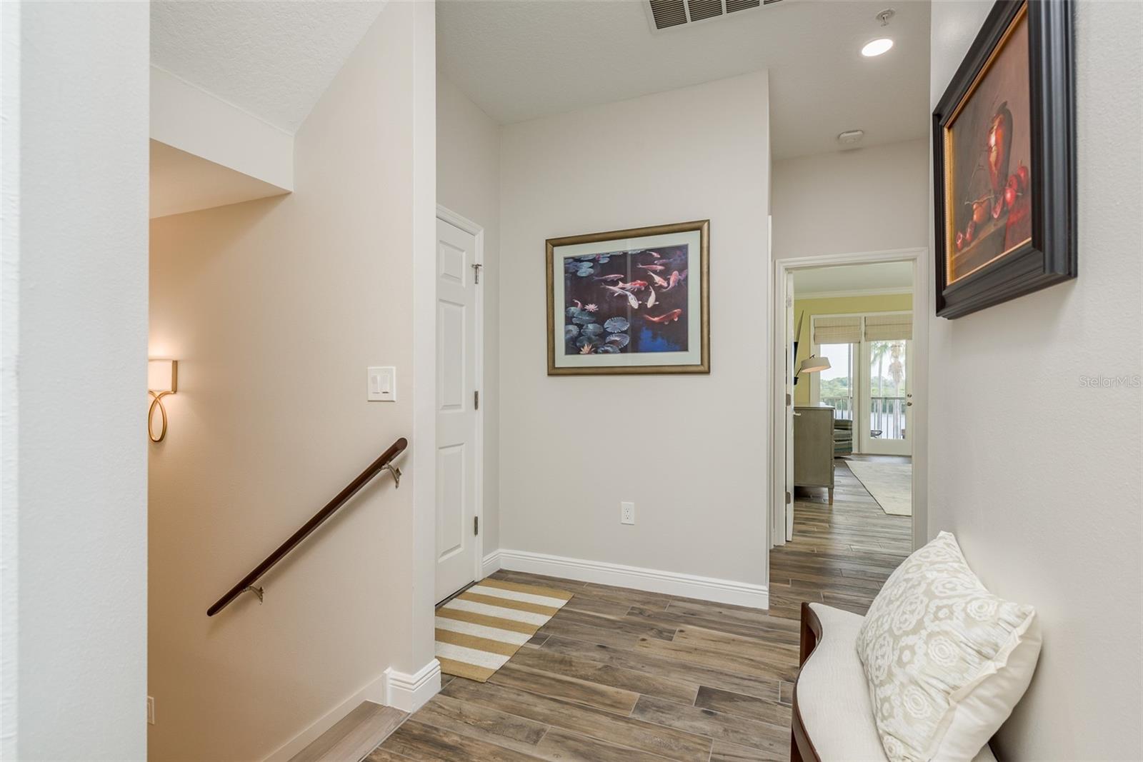 600 RESERVE LN