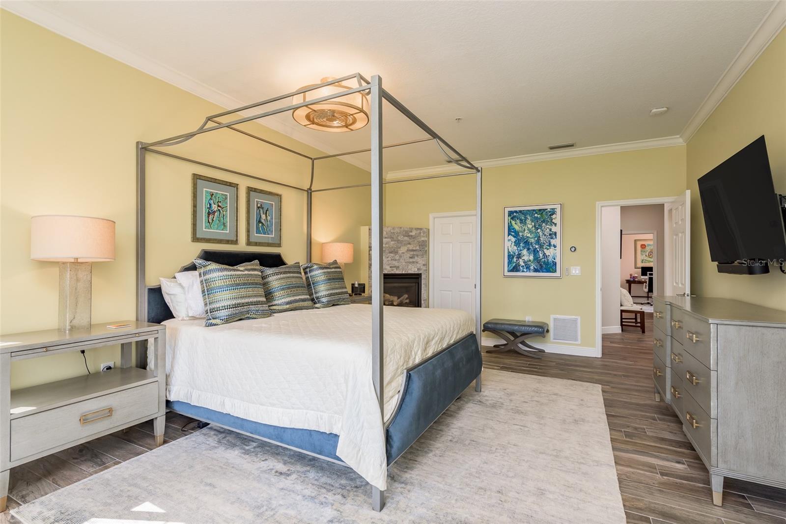 600 RESERVE LN