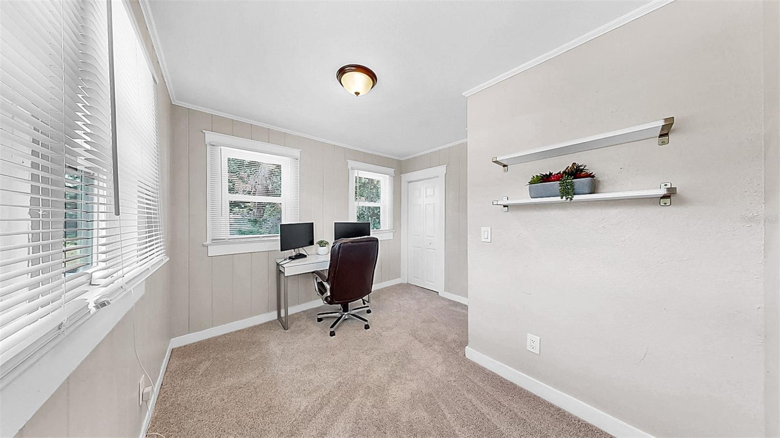 112 W MOHAWK AVE