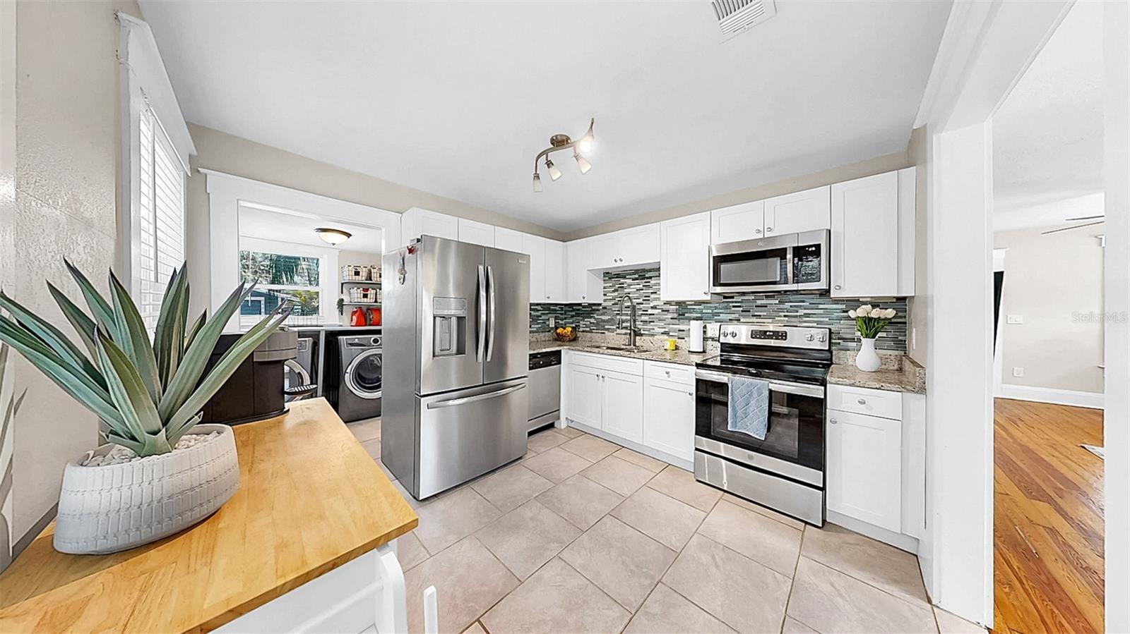 112 W MOHAWK AVE