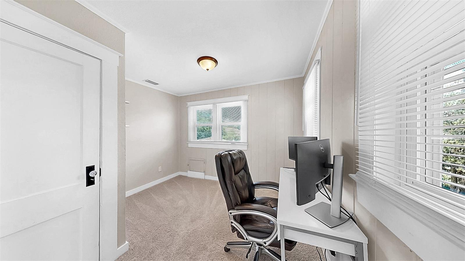 112 W MOHAWK AVE