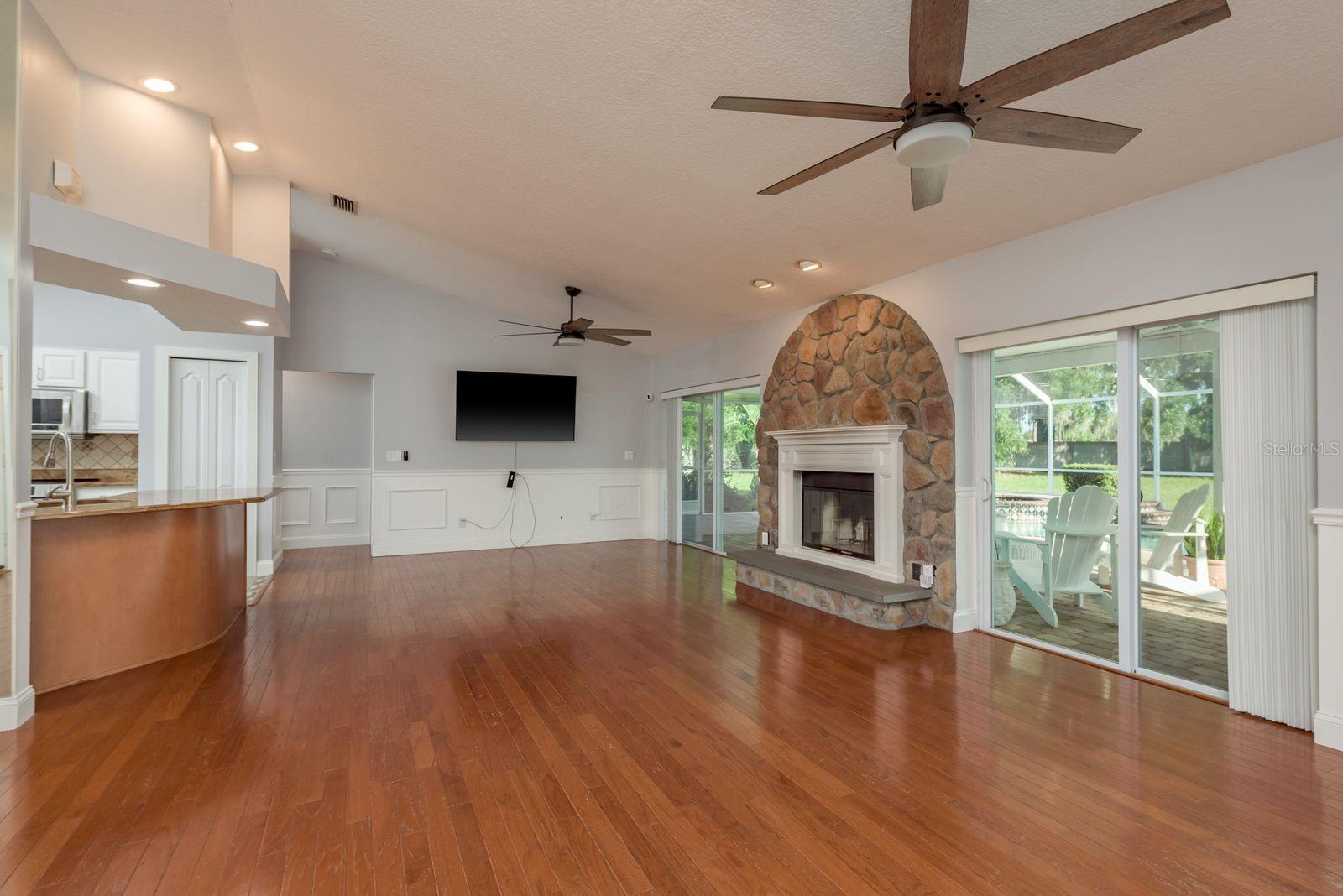 22755 CYPRESS TRAIL DR