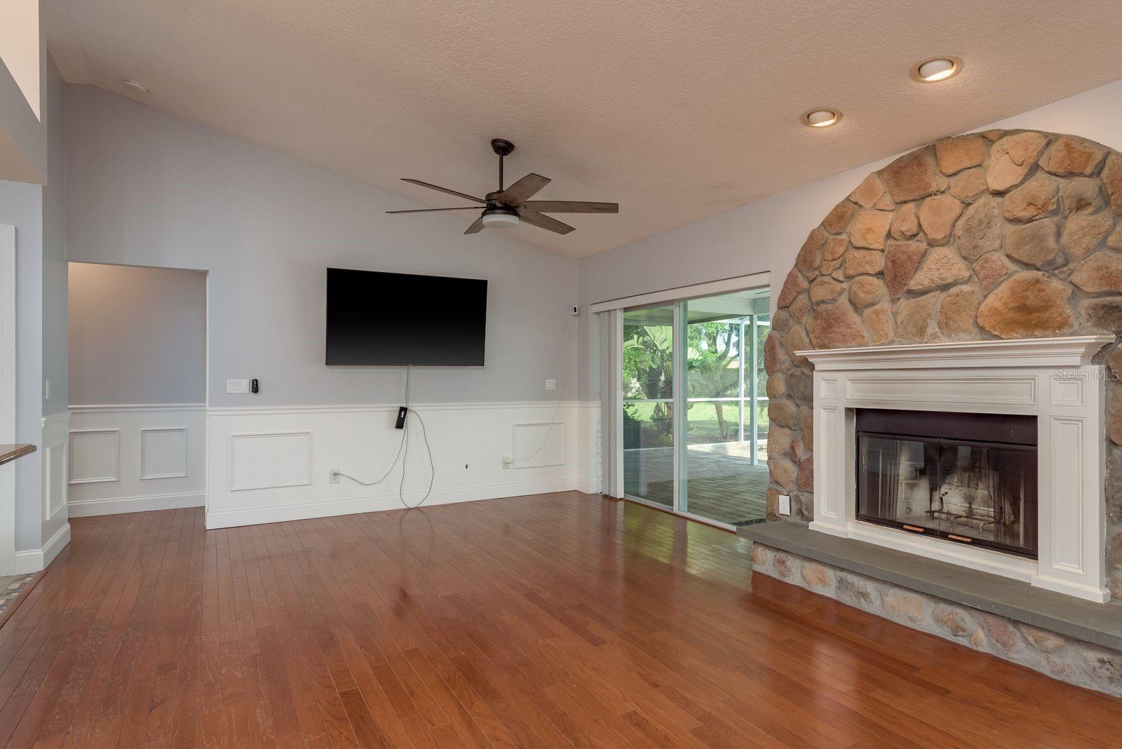 22755 CYPRESS TRAIL DR