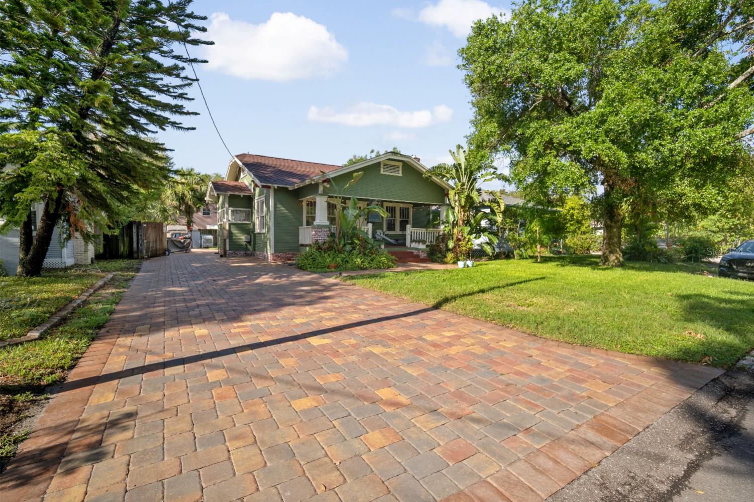 216 W SOUTH AVE