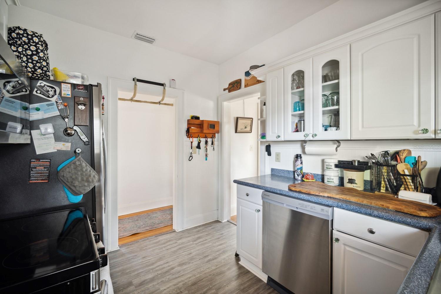 216 W SOUTH AVE