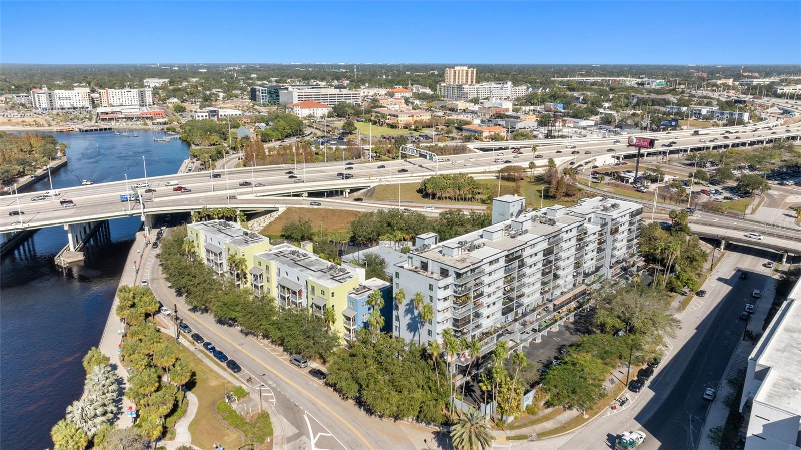 201 W LAUREL ST #503