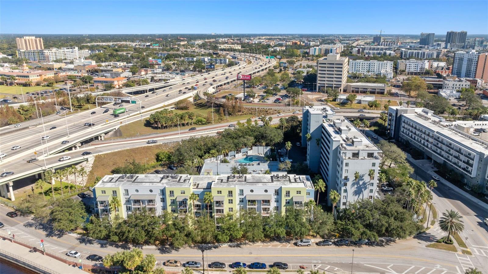 201 W LAUREL ST #503