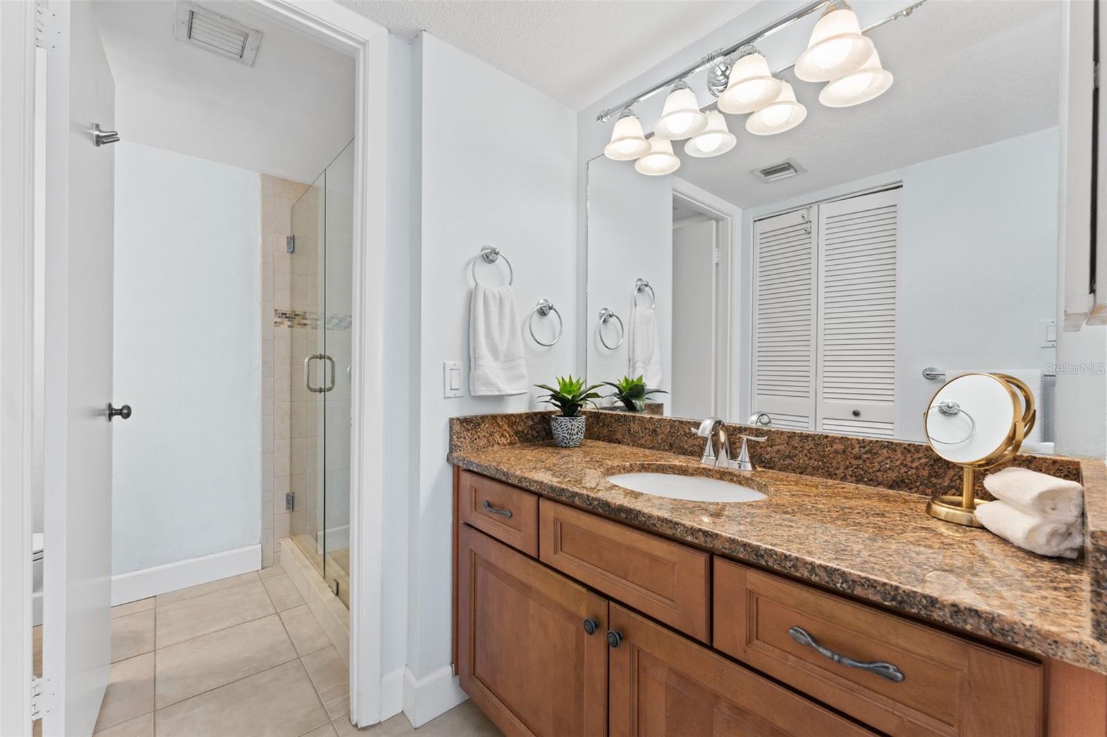 201 W LAUREL ST #503