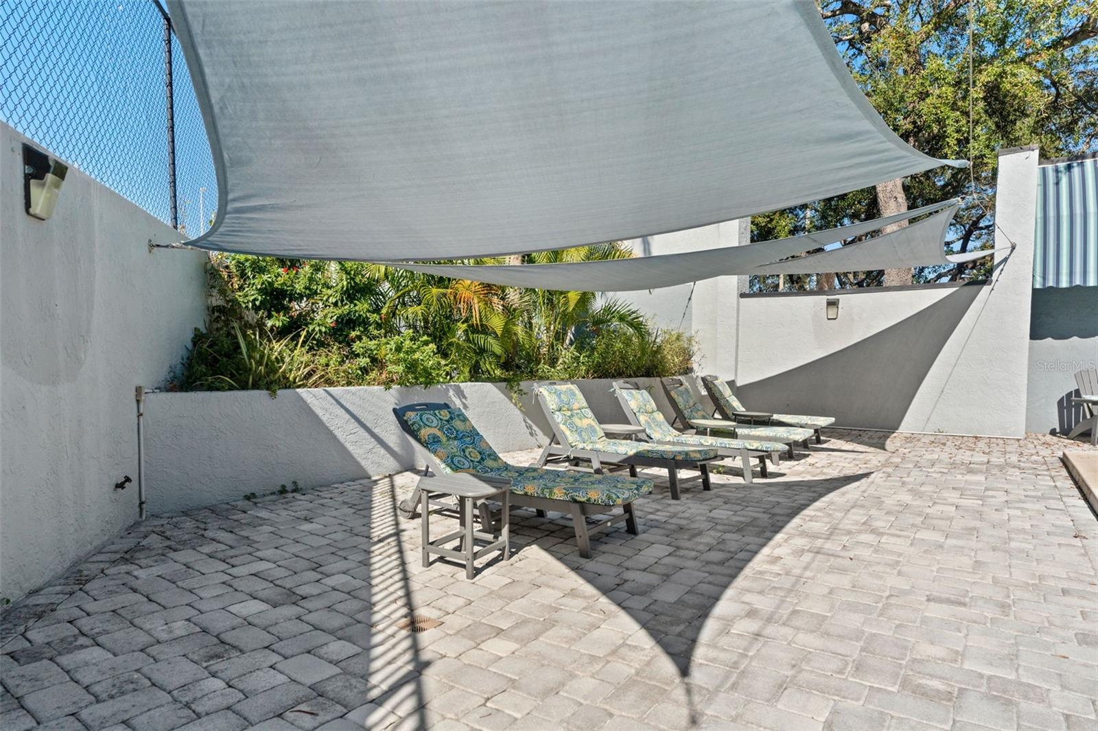 201 W LAUREL ST #503