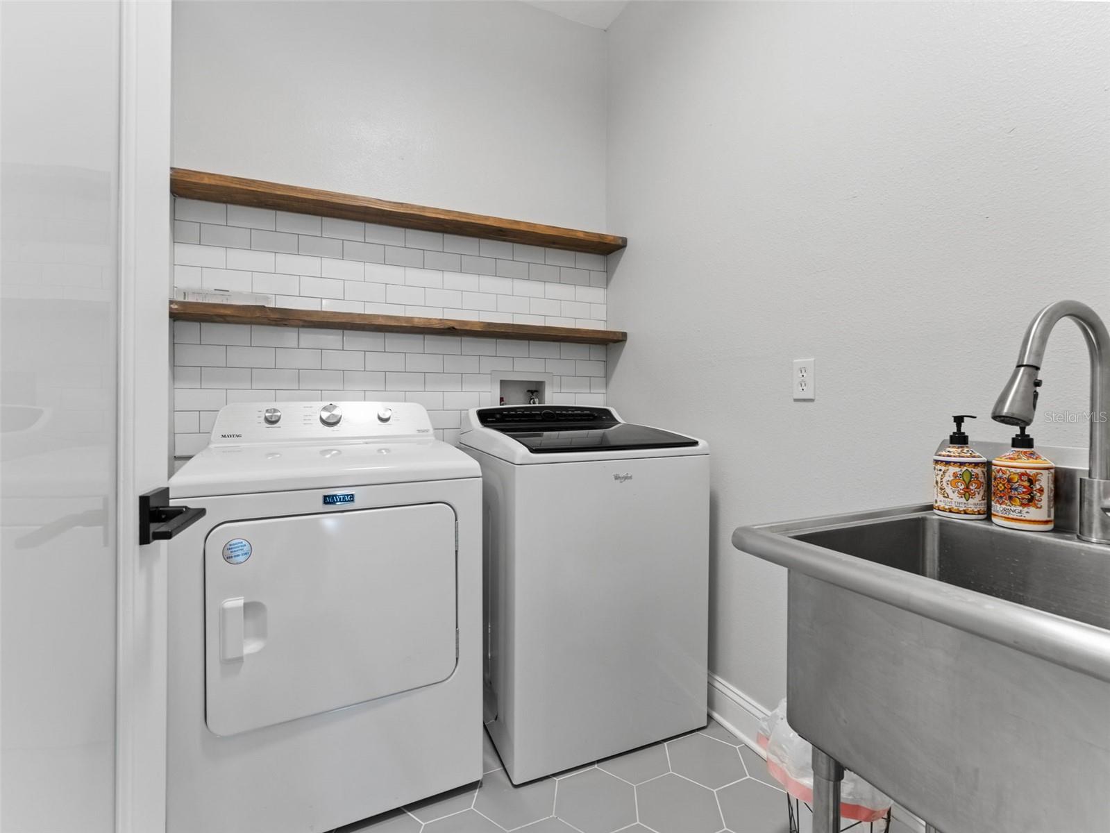 18120 SANDY POINTE DR