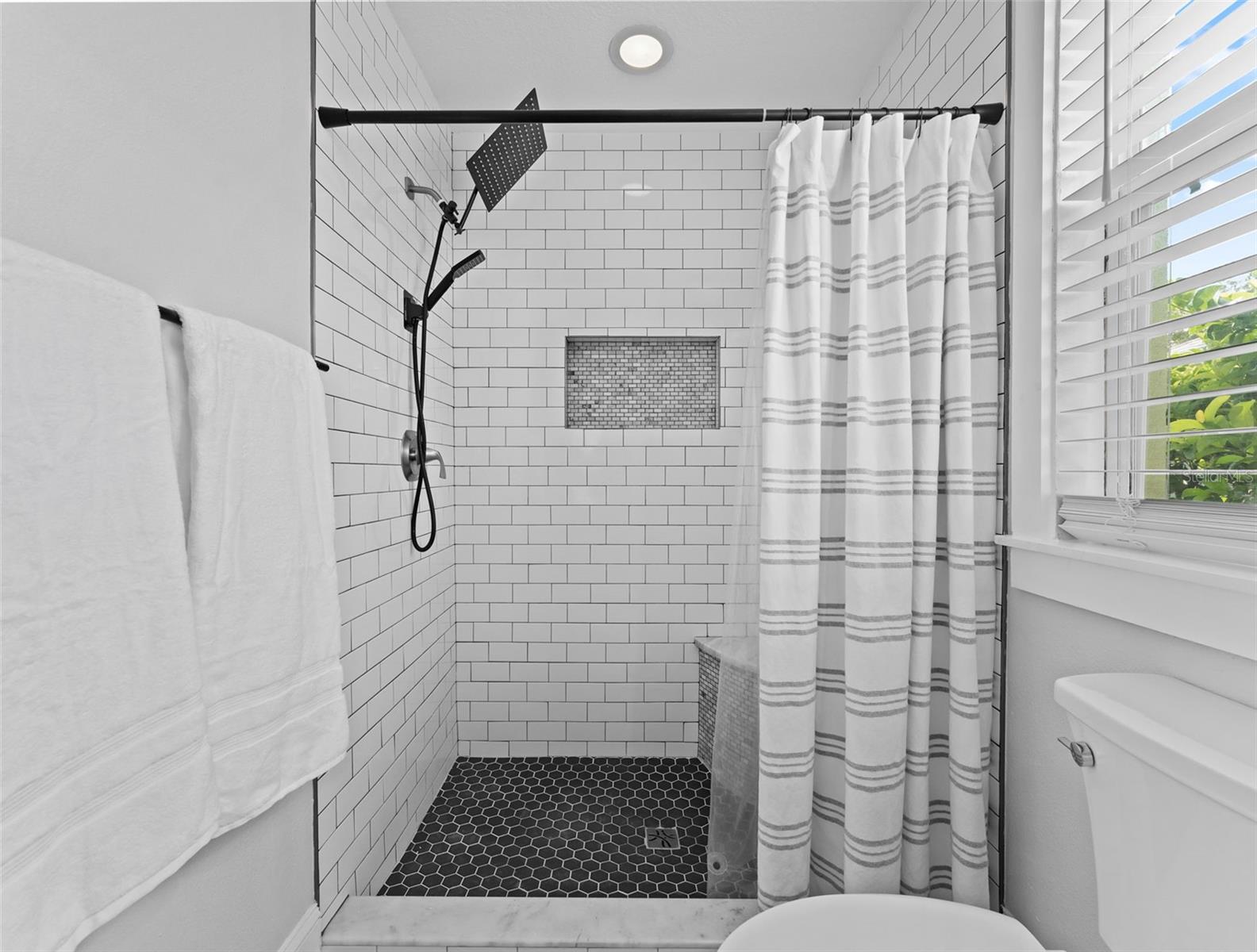 18120 SANDY POINTE DR