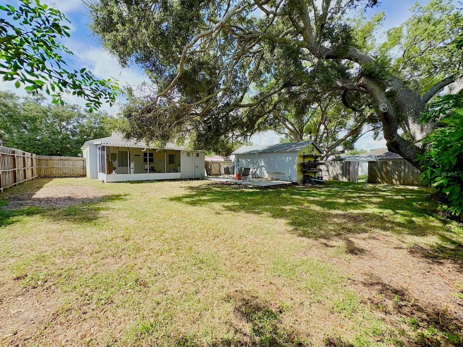 1427 SANTA ANNA DR