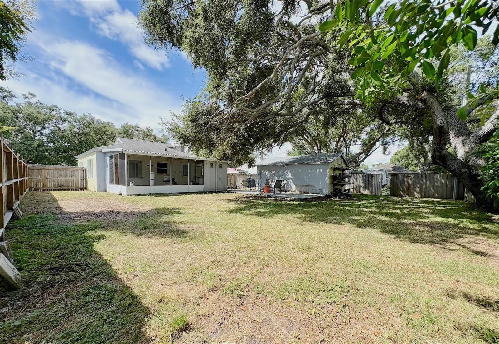 1427 SANTA ANNA DR