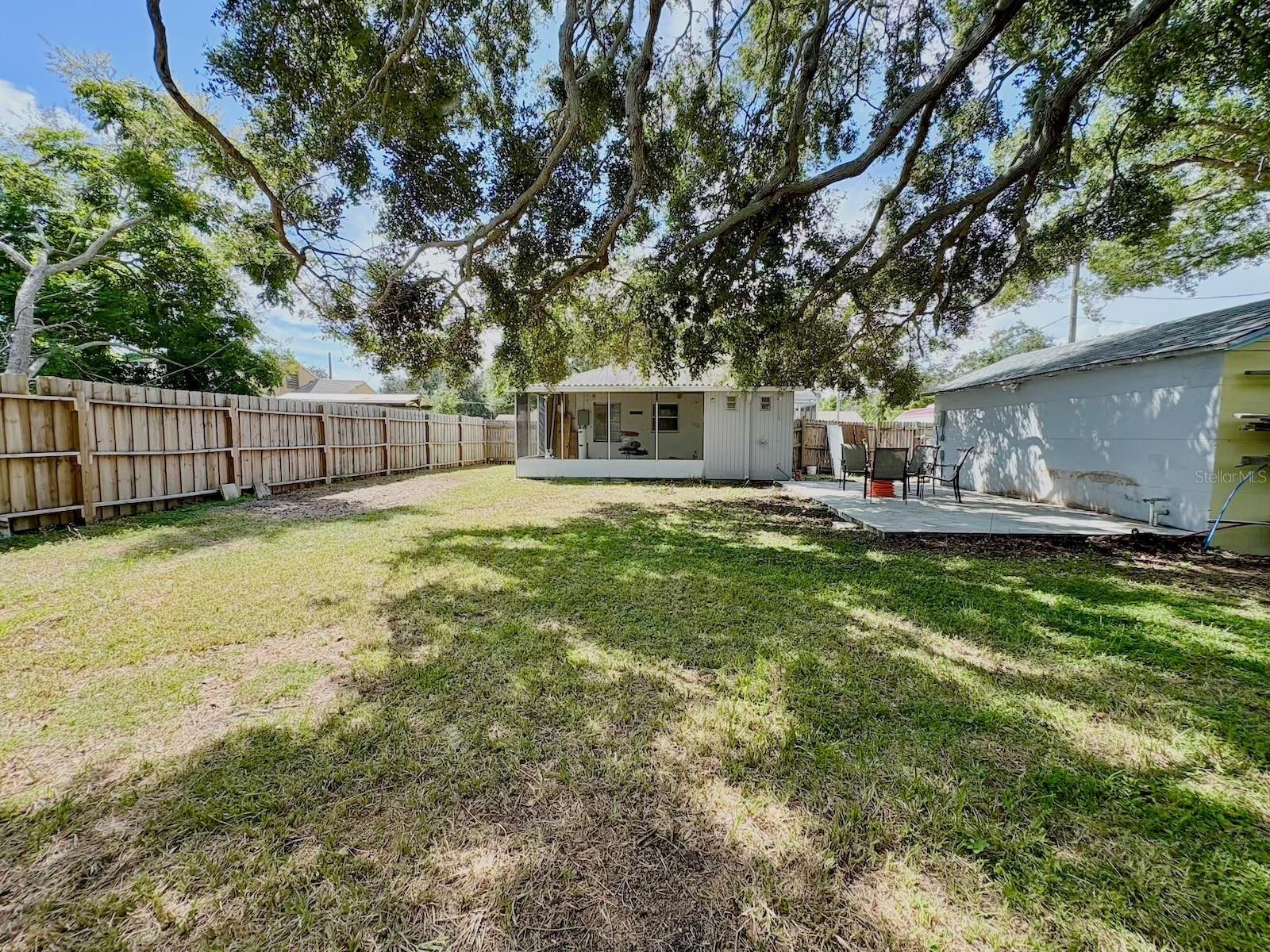1427 SANTA ANNA DR