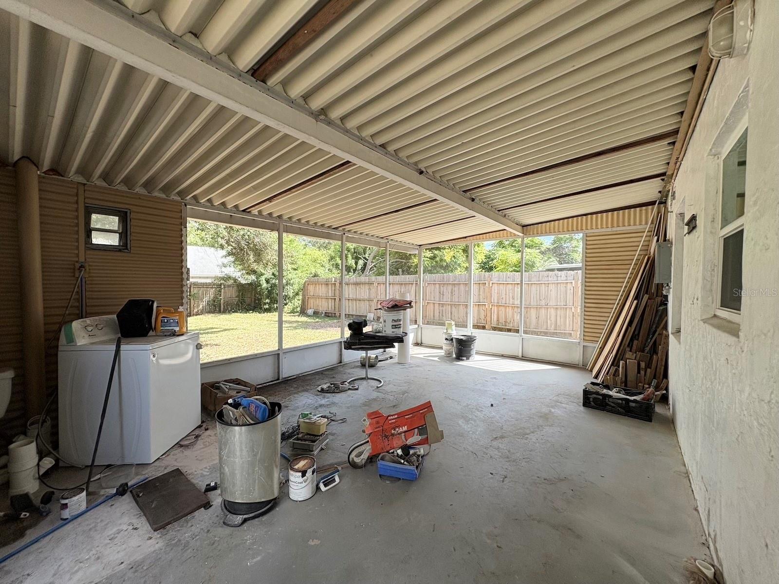 1427 SANTA ANNA DR