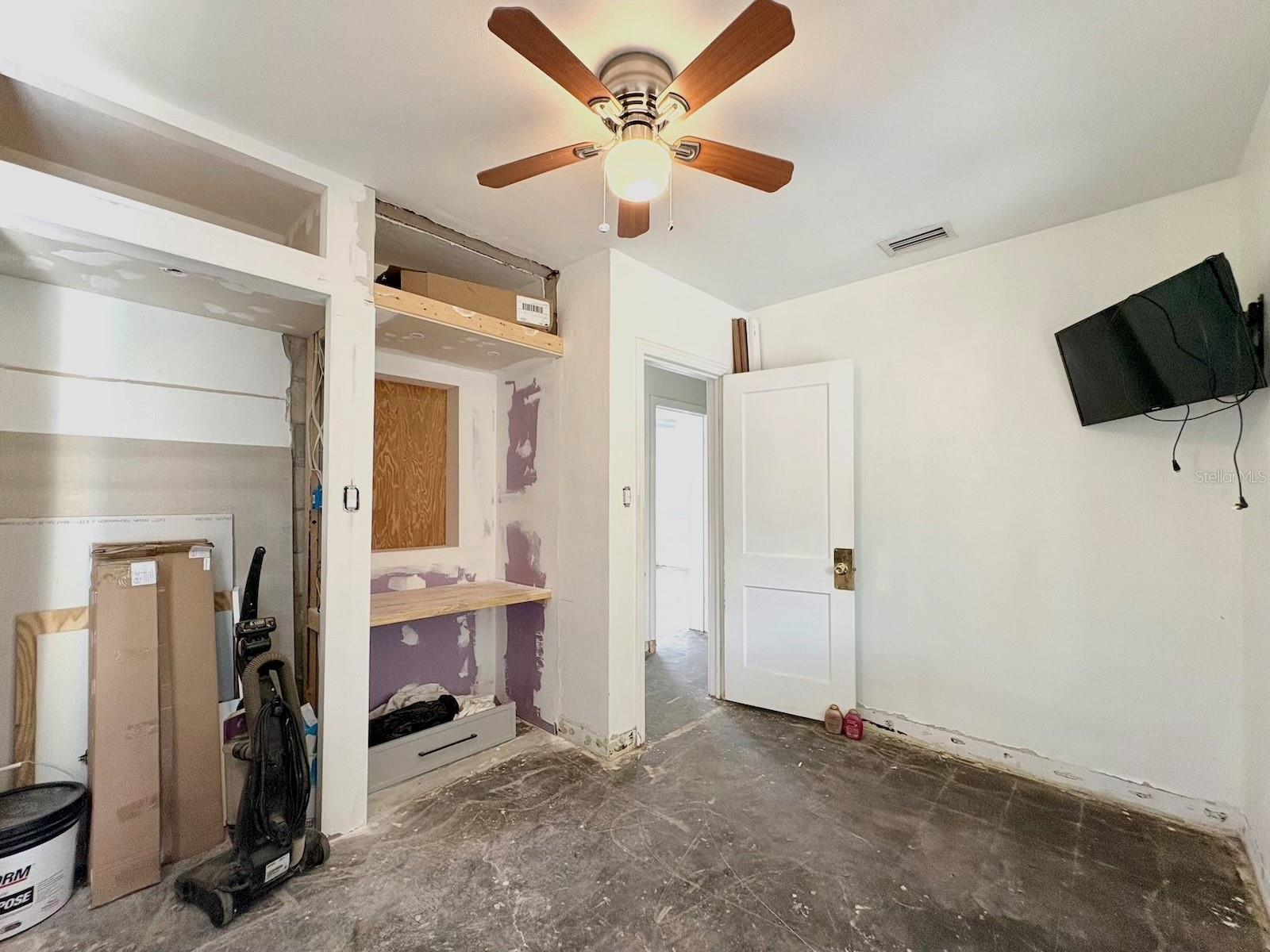 1427 SANTA ANNA DR
