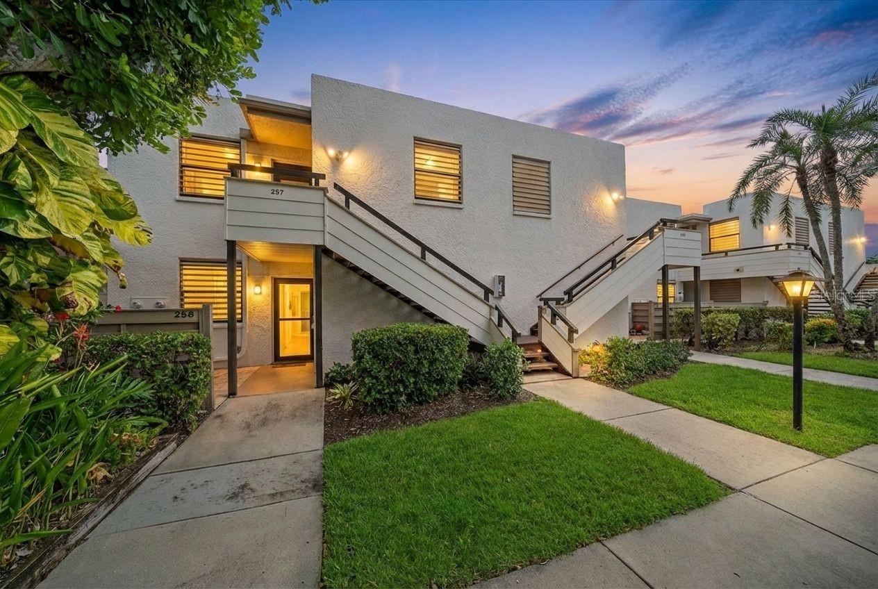 257 SHERWOOD DR #257